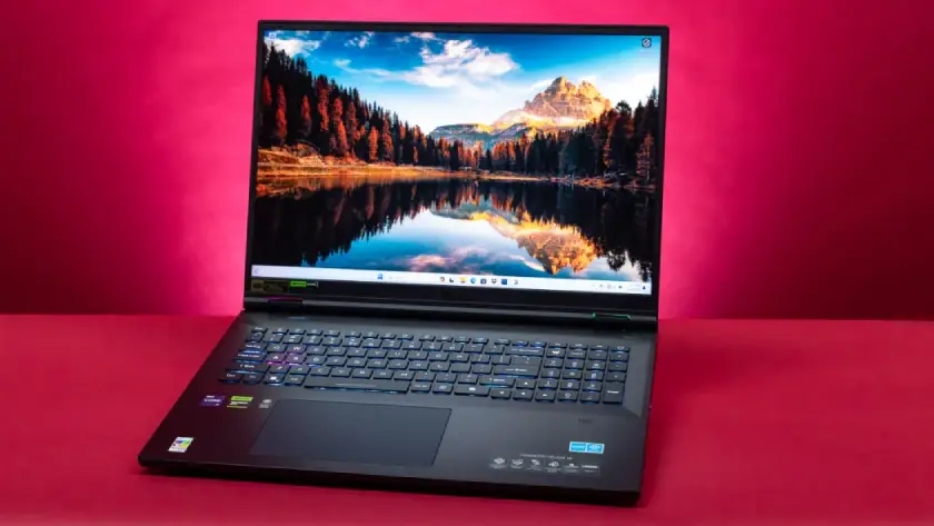ایسر Predator Helios 18 بهترین لپ تاپ برنامه نویسی