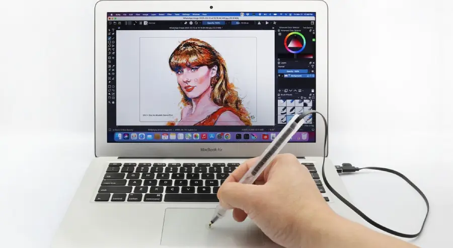 تبدیل ترک‌پد مک‌بوک به تبلت طراحی با قلم SonarPen