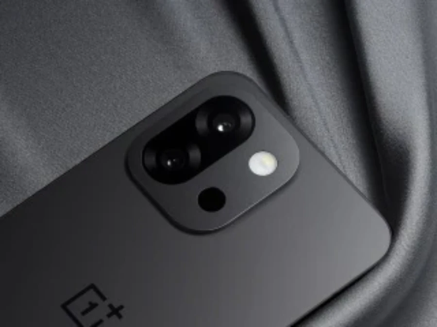 oneplus-13t-leaked-design-pixel-iphone-inspired