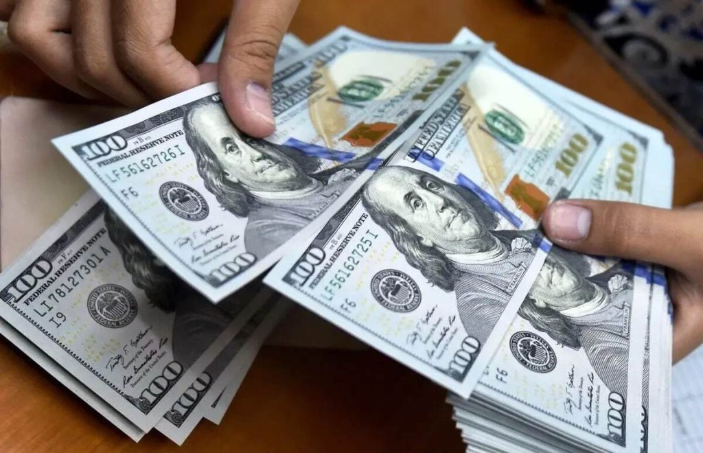 قیمت دلار در بازار امروز شنبه ۱۳ اردیبهشت - تابناک