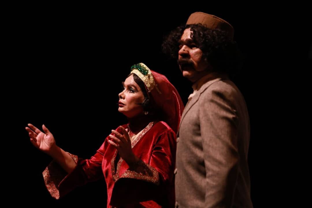 نمایش «امر ملوکانه» 