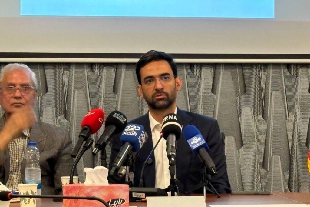 آذری جهرمی: در هوش مصنوعی رتبه خوبی در منطقه نداریم