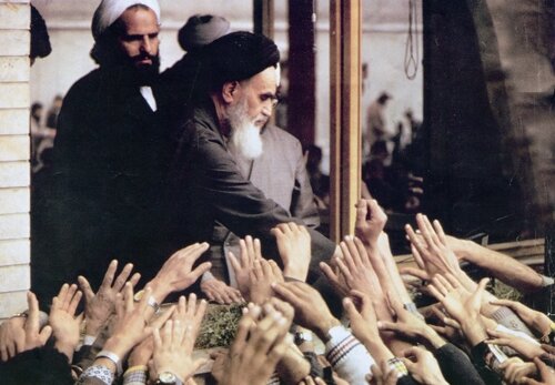 امام خمینی(ره) و نهادسازی متناسب با ضرورت‌های انقلاب و جنگ تحمیلی