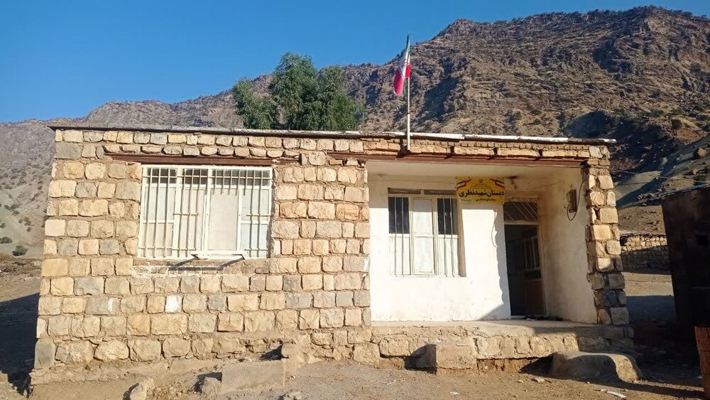 حرکت ملی برای ساخت مدارس استاندارد/ وجود حتی یک مدرسه سنگی هم قابل تحمل