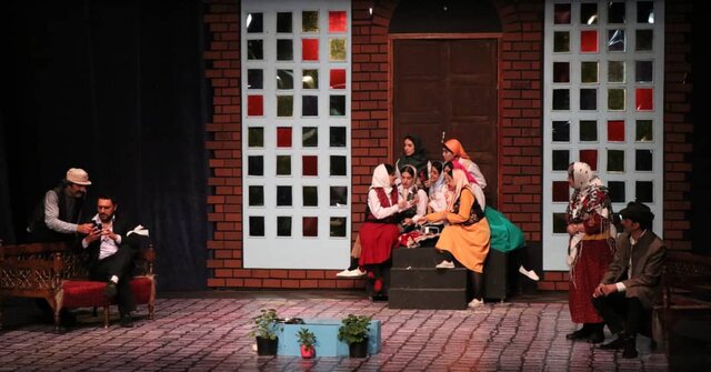 وقتی استادان دانشگاه توی سر هنر ایرانی میزنند، چه انتظاری از دانشجویان داریم؟!