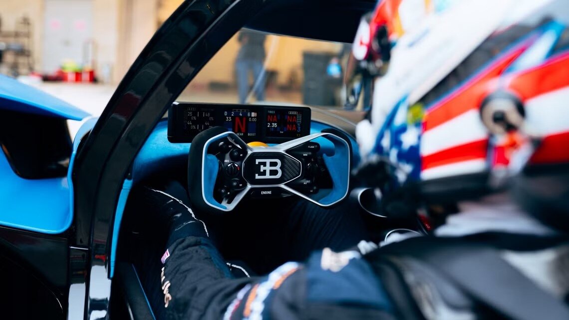 نگاه به ۱۰ خودروی رویایی سال ۲۰۲۵ / از رولزرویس فانتوم تا بوگاتی ۴ میلیون دلاری / عکس