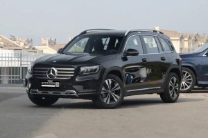 شاسی‌بلند مرسدس بنز با موتور ۱۳۰۰ سی‌سی در راه ایران