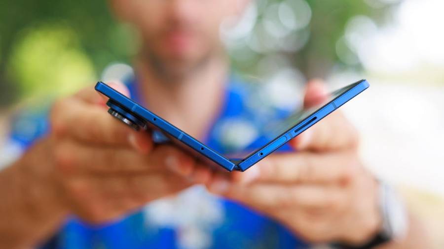 galaxy-z-fold7-thinnest-foldable-phone