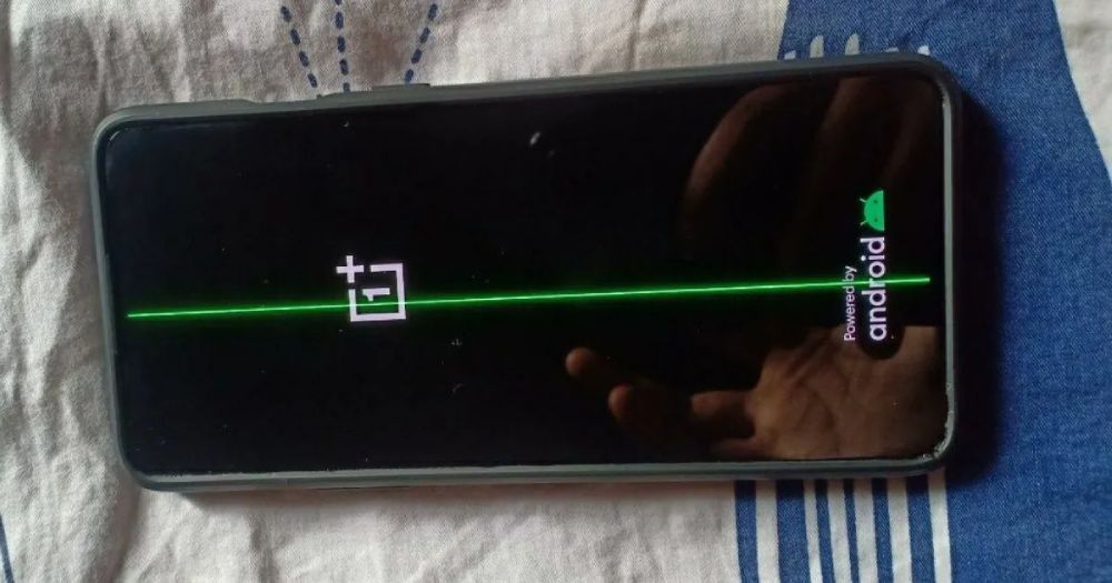 وان‌پلاس 13s و مشکل خط سبز