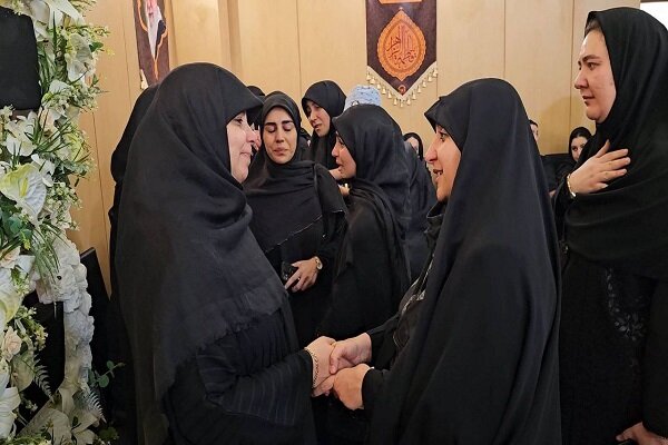 حضور معاون رئیس‌جمهور در مراسم ترحیم شهیدان حملات رژیم صهیونیستی - خبرگزاری