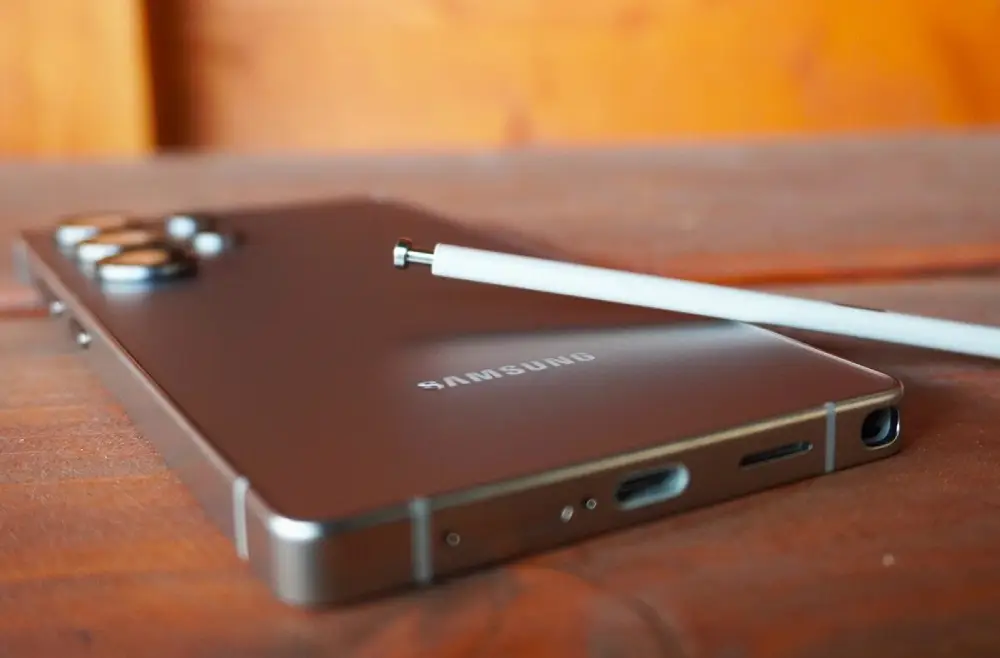/samsung-galaxy-s26-pro-display-battery-leak