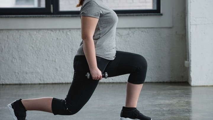 Walking-lunge-with-weights