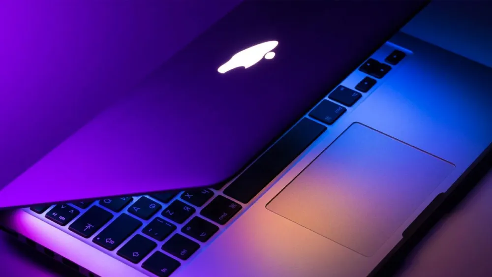 apple-macbook-pro-oled-delay-2027